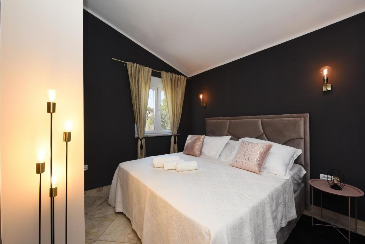 Malako Family Apartments Seline Dış mekan fotoğraf